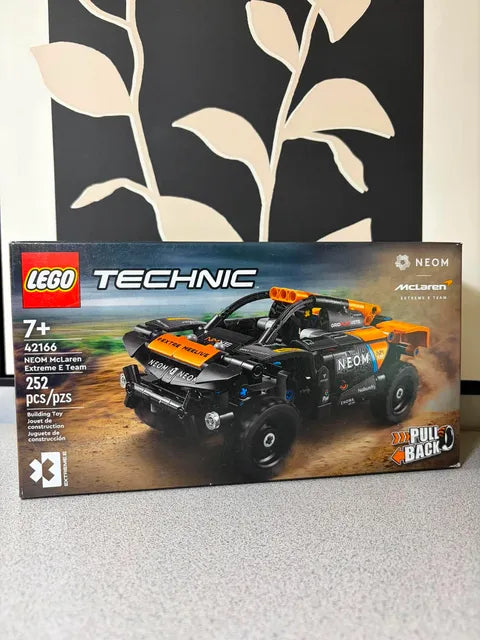 LEGO Technic – McLaren NEOM Extreme E